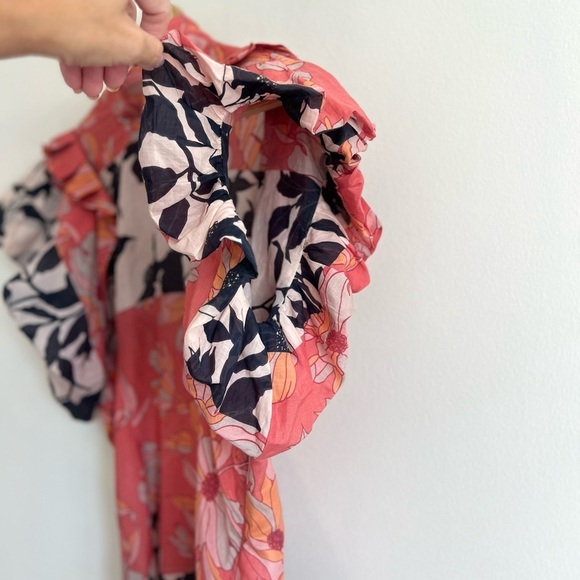 Isla & White  Silk Top - Picture 7 of 12